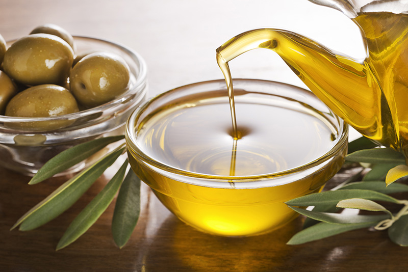 Zašto maslinovo ulje koristimo i za negu kose?